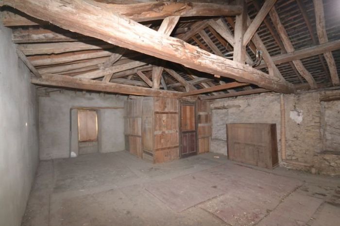 LOCAL COMMERCIAL en vente sur CHANTONNAY M5087 au prix de 107000 euros