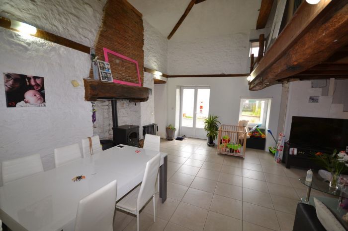 A vendre MAISON sur secteur CHANTONNAY avec 90 m² de surface habitable