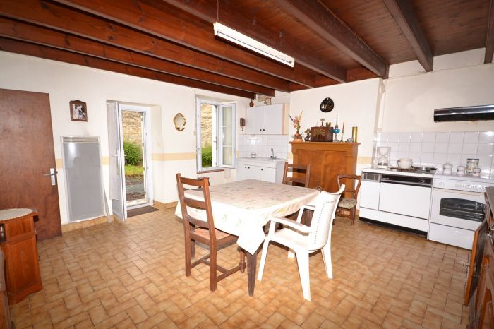 MAISON achat vente CHANTONNAY M5428