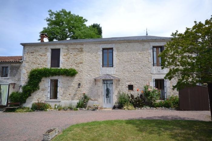 MAISON à vendre STE HERMINE 