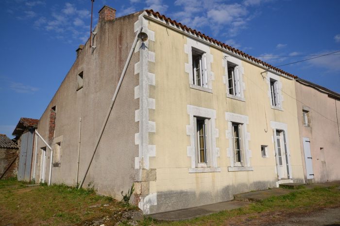 MAISON à vendre CHAVAGNES LES REDOUX 