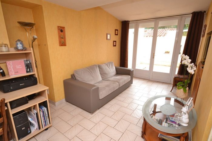 MAISON achat vente CHANTONNAY M5709