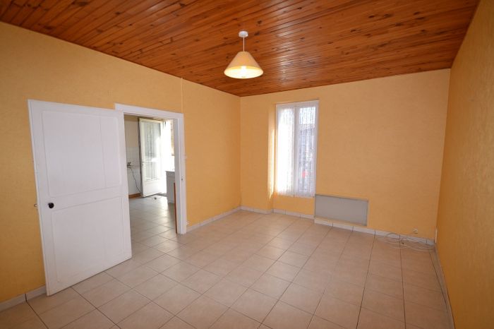 MAISON achat vente CHANTONNAY M5724