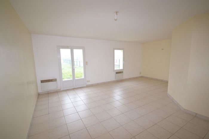 MAISON à vendre sur BOURNEZEAU avec 4 pièces