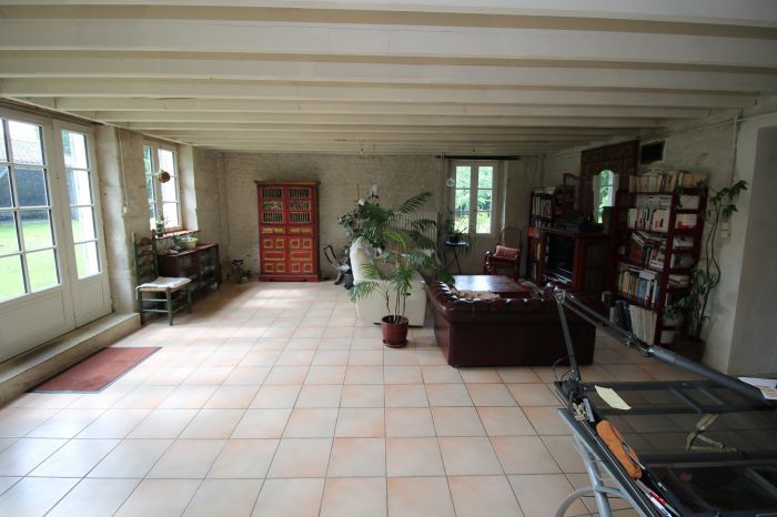 MAISON achat vente CHANTONNAY M5788