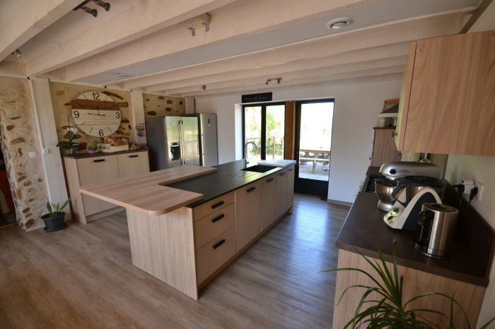 MAISON achat vente CHANTONNAY M5800