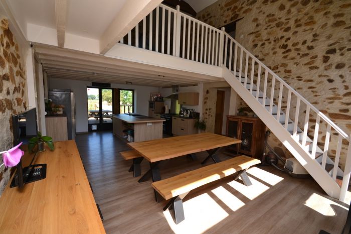 A vendre MAISON sur secteur CHANTONNAY avec 160 m² de surface habitable