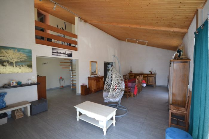 MAISON achat vente CHANTONNAY M5802