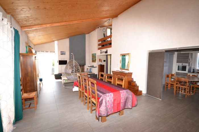 A vendre MAISON sur secteur CHANTONNAY avec 140 m² de surface habitable