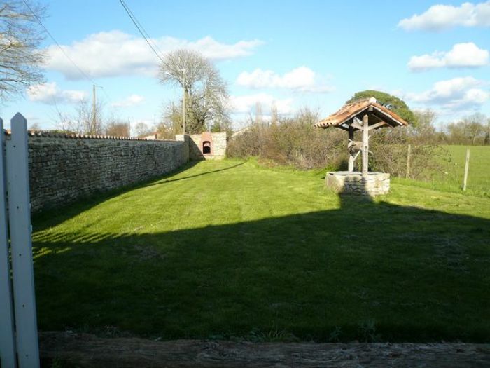 MAISON en vente sur CHANTONNAY L0353 au prix de 768 euros