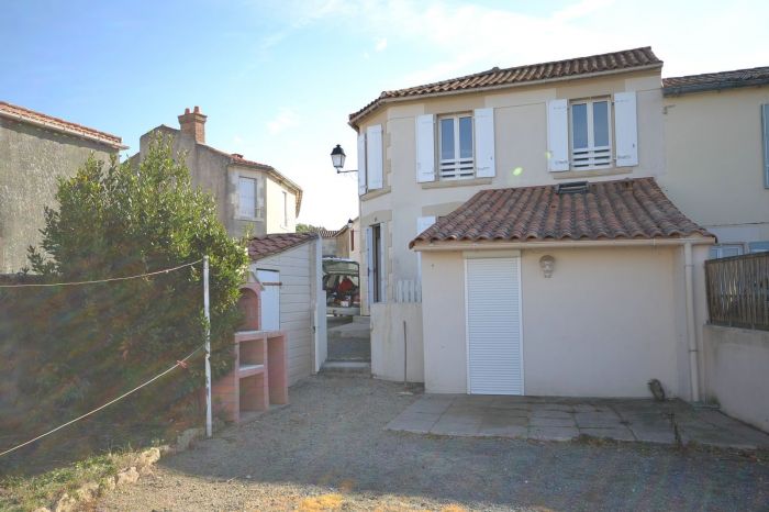 MAISON en vente sur SIGOURNAIS L0469 au prix de 560 euros