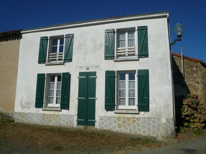 MAISON à vendre SAINT-JUIRE-CHAMPGILLON 