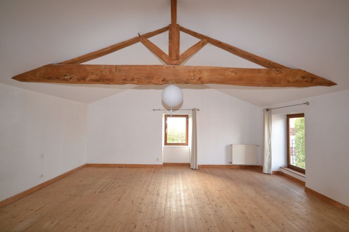 MONSIREIGNE, à mi-chemin entre Chantonnay et Pouzauges MONSIREIGNE immobilier à vendre au prix de 670 euros