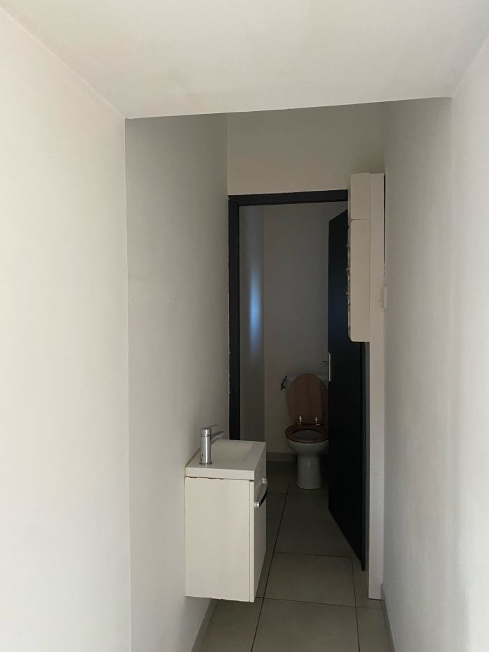 SAINTE CECILE, dans village à 8 km de Chantonnay SAINTE-CéCILE immobilier à vendre au prix de 604 euros