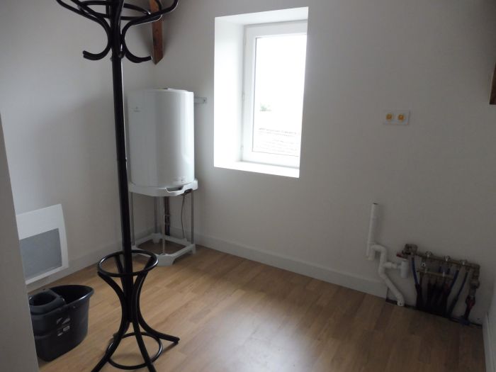 CHANTONNAY, centre ville,  superbe appartement T3 meublé et  à vendre CHANTONNAY au prix de 750 euros