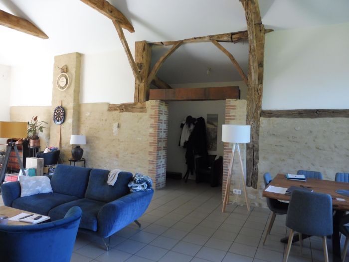 A vendre MAISON sur secteur SAINT-GERMAIN-DE-PRINçAY avec 134 m² de surface habitable