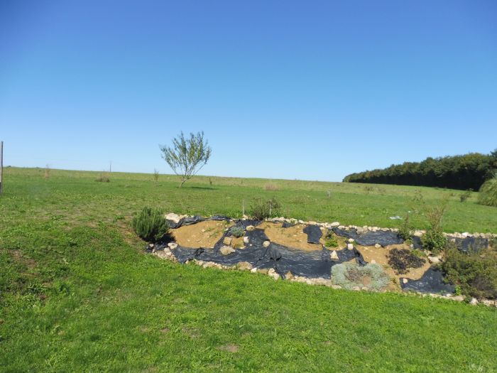 ST GERMAIN DE PRINCAY, partie de grange aménagée en habitati SAINT-GERMAIN-DE-PRINçAY immobilier à vendre au prix de 810 euros