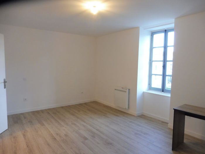 MAISON photos des pièces du bien L0615 au prix de 500 euros