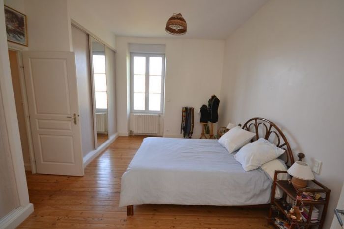 A vendre MAISON sur secteur CHANTONNAY avec 220 m² de surface habitable