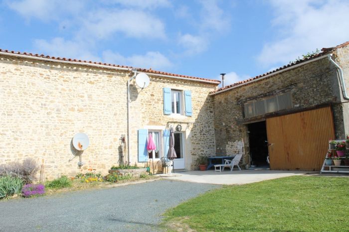 MAISON à vendre STE HERMINE 