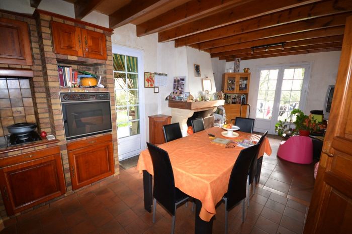 MAISON achat vente CHANTONNAY M5553