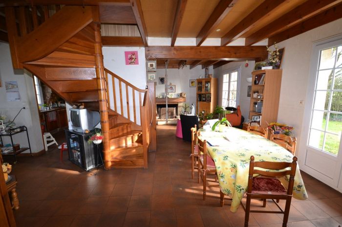 A vendre MAISON sur secteur CHANTONNAY avec 107 m² de surface habitable