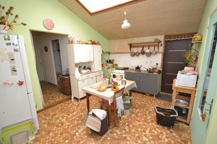 MAISON à vendre sur LA CHATAIGNERAIE avec 5 pièces