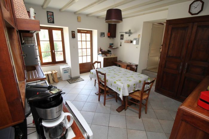 MAISON à vendre sur STE HERMINE avec 6 pièces