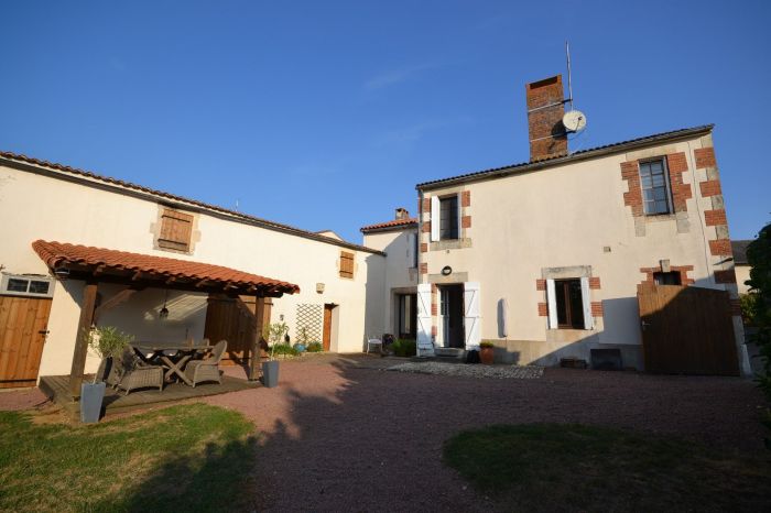 MAISON à vendre STE HERMINE 