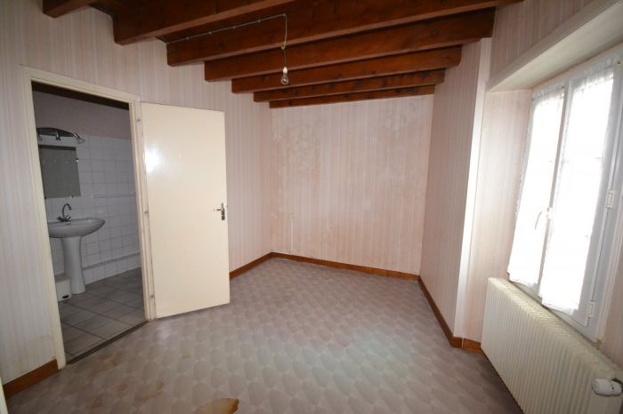 A vendre MAISON sur secteur POUZAUGES avec 90 m² de surface habitable