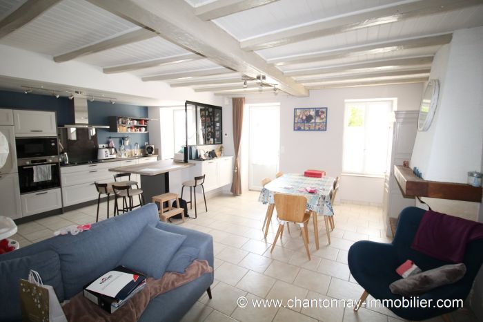 MAISON à vendre sur CHANTONNAY avec 5 pièces