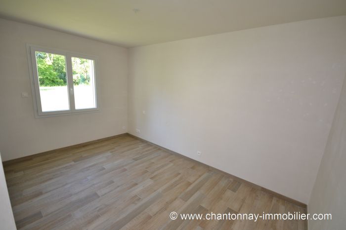 MAISON à vendre sur CHANTONNAY avec 5 pièces