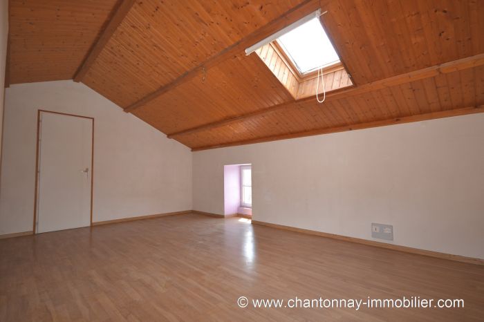 Belle longre avec grand terrain au calme de la campagne de  à vendre BOURNEZEAU au prix de 273000 euros