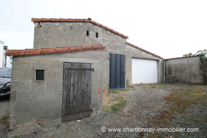 Maison ancienne habitable de suite CHANTONNAY immobilier à vendre au prix de 59675 euros