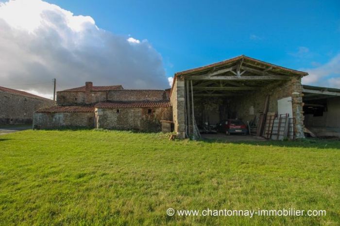 MAISON à vendre sur CHANTONNAY avec 2 pièces