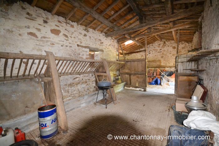 MAISON à vendre sur SAINT-HILAIRE-LE-VOUHIS avec 1 pièces