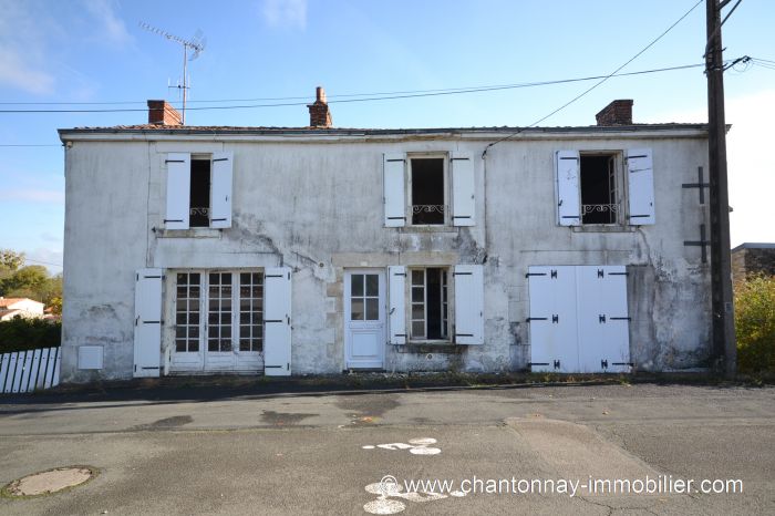 MAISON achat vente CHANTONNAY M6038