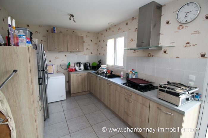 MAISON achat vente CHANTONNAY M6041