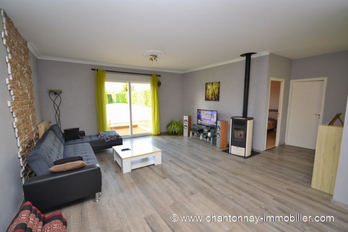 MAISON achat vente CHANTONNAY M6066