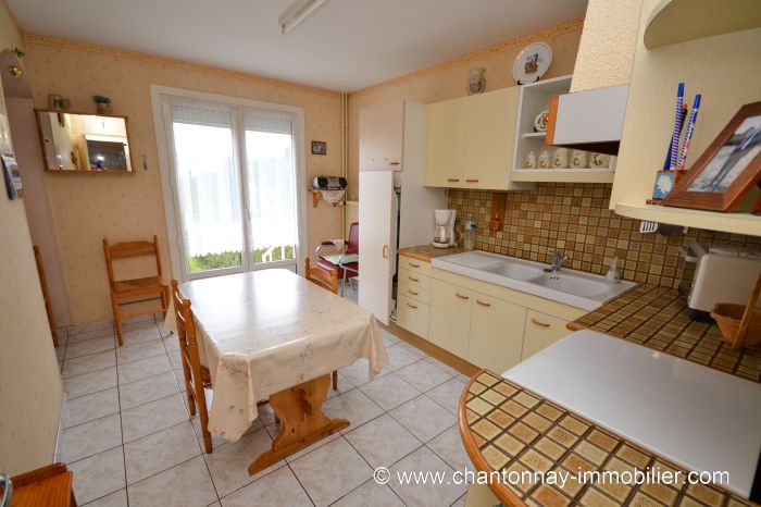 MAISON achat vente CHANTONNAY M6084