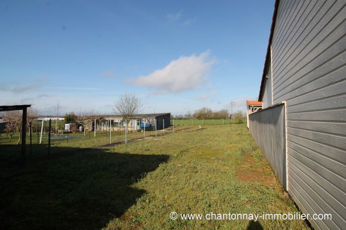 CHANTONNAY Proche centre ville maison habitable de suite à vendre CHANTONNAY au prix de 138450 euros