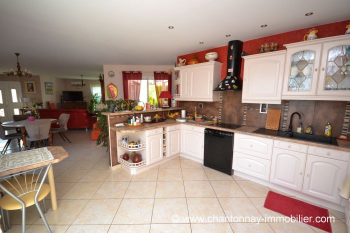 MAISON achat vente CHANTONNAY M6109