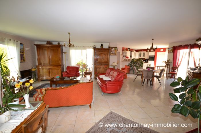 MAISON à vendre sur CHANTONNAY avec 6 pièces