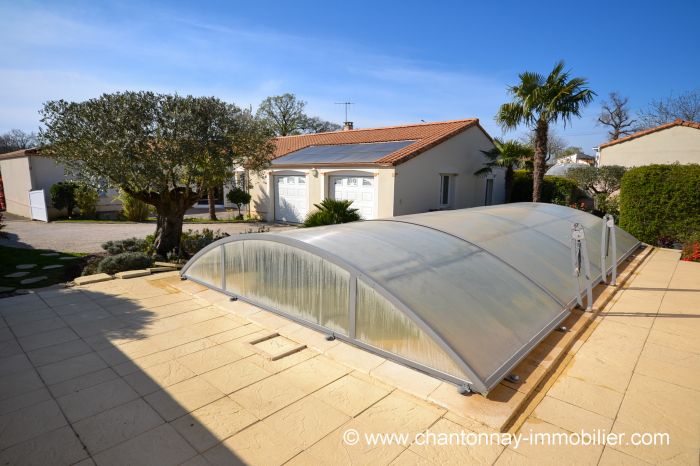 CHANTONNAY - Rare ! Maison de plain pied offrant de belles p à vendre CHANTONNAY au prix de 399900 euros