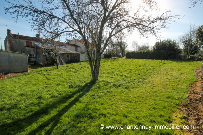 MAISON à vendre sur SAINT-HILAIRE-LE-VOUHIS avec 3 pièces