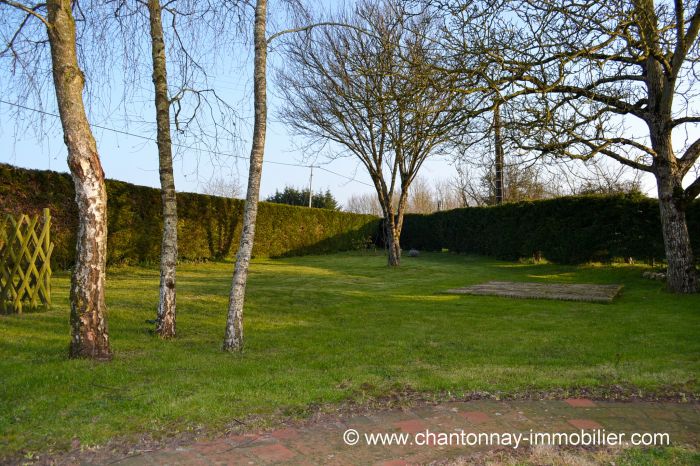 Jolie maison ancienne de village en pierres rnove avec go à vendre CHANTONNAY au prix de 189740 euros