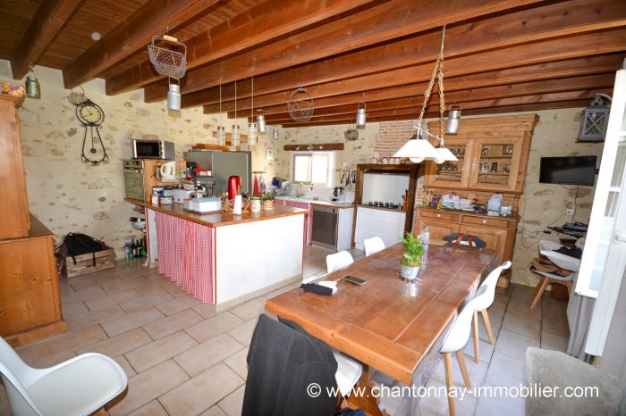 A vendre MAISON sur secteur CHANTONNAY avec 205 m² de surface habitable