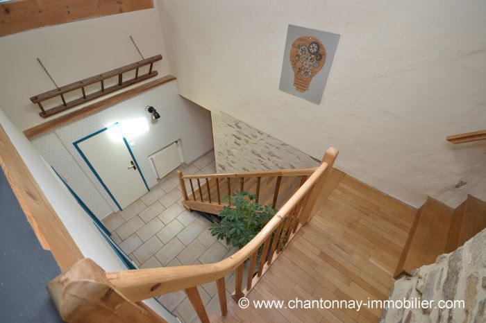 Jolie maison ancienne en tr�s bonne �tat d'entretien proche  à vendre CHANTONNAY au prix de 367500 euros