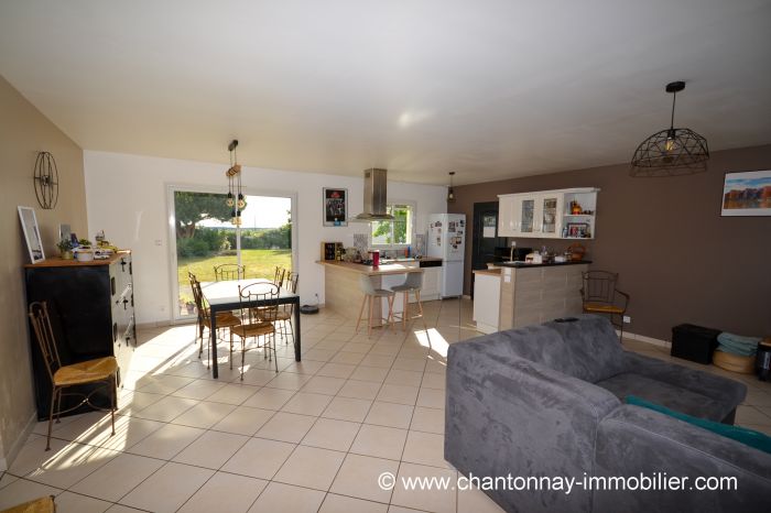 MAISON achat vente CHANTONNAY M6132