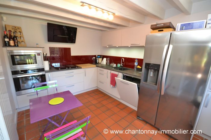 MAISON à vendre sur CHANTONNAY avec 7 pièces